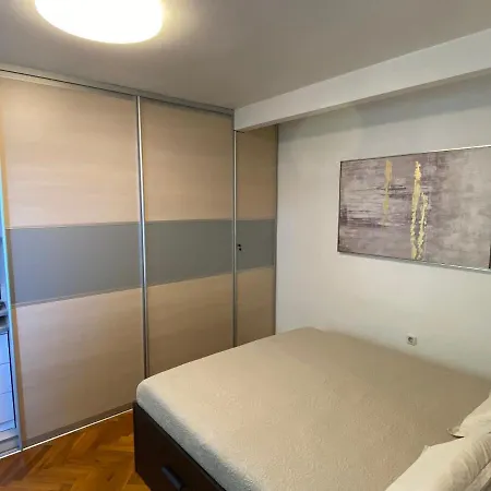Ena, Strict Center, Sea View Apartment