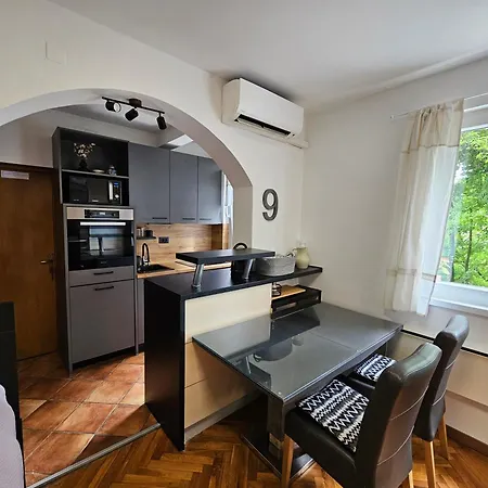 Ena, Strict Center, Sea View Apartament