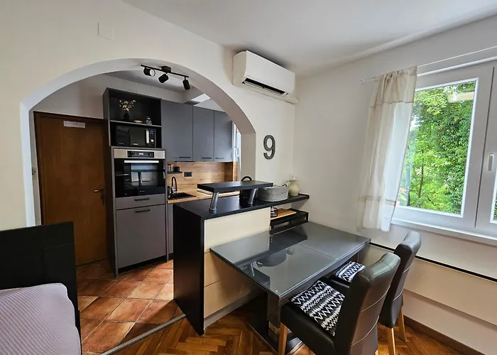 Ena, Strict Center, Sea View Apartamento